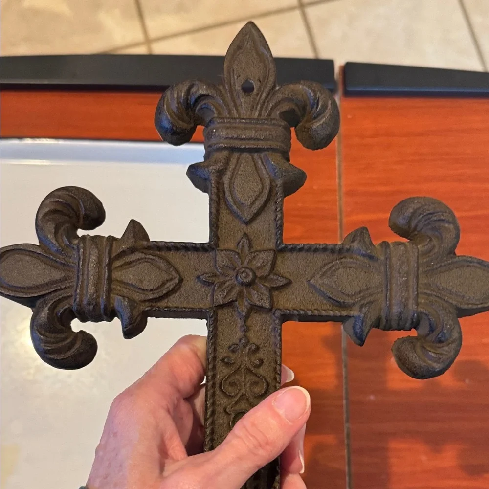 not known metal cross